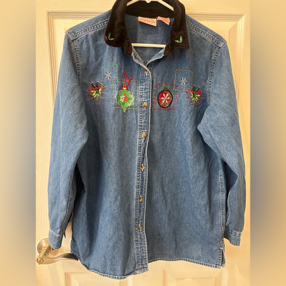 Basic Editions Vintage Holiday Christmas Embroidered Denim Shirt‎